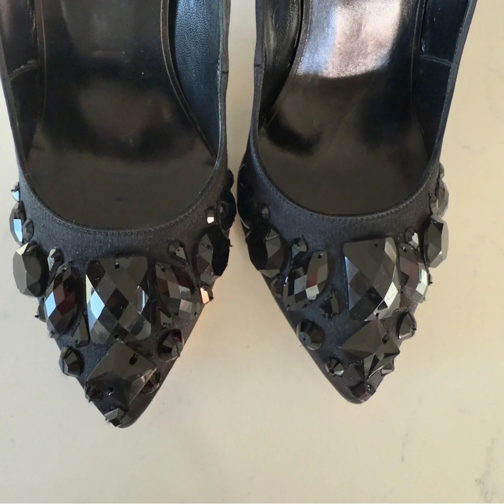 Oscar De La Renta Black Satin Crystal Embellished pointed toe pumps 36EU / 6US